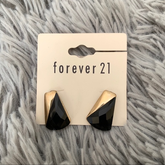 Forever 21 Jewelry - FOREVER 21 fashion earrings